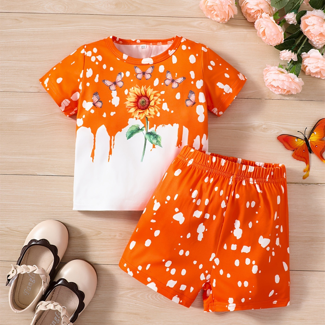 Haut à manches courtes et short pour fille avec motif tournesol et papillon