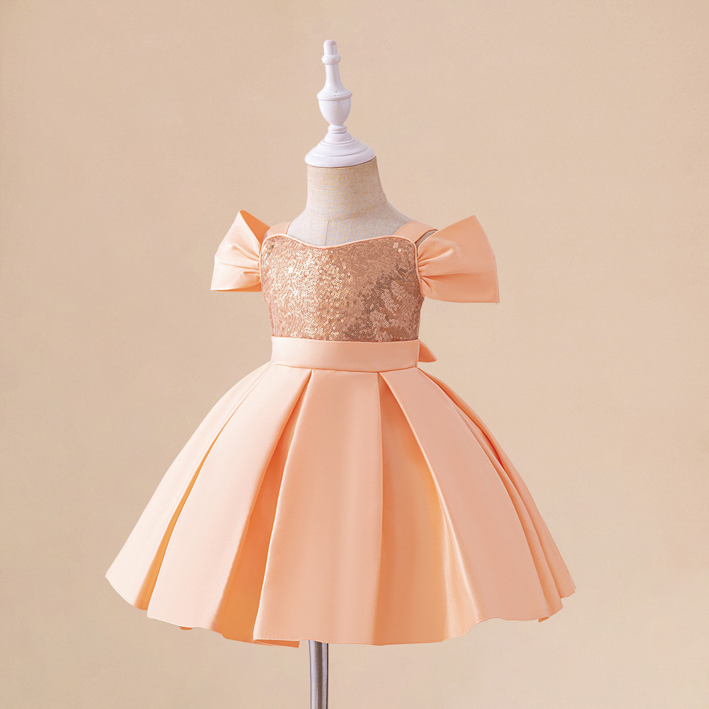 Anniversaire de fille - Robe à bretelles pailletées en tissu forgé