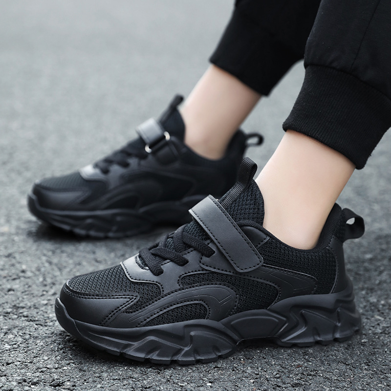 Montrez les chaussures en cuir pour garçons et filles du réseau Light