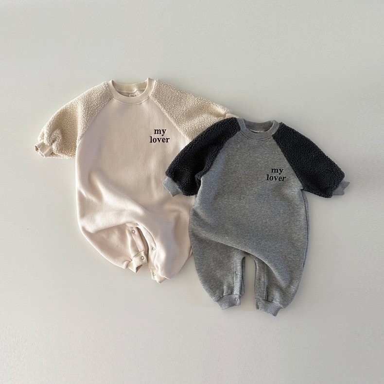Combinaison bébé en velours à lettres contrastées