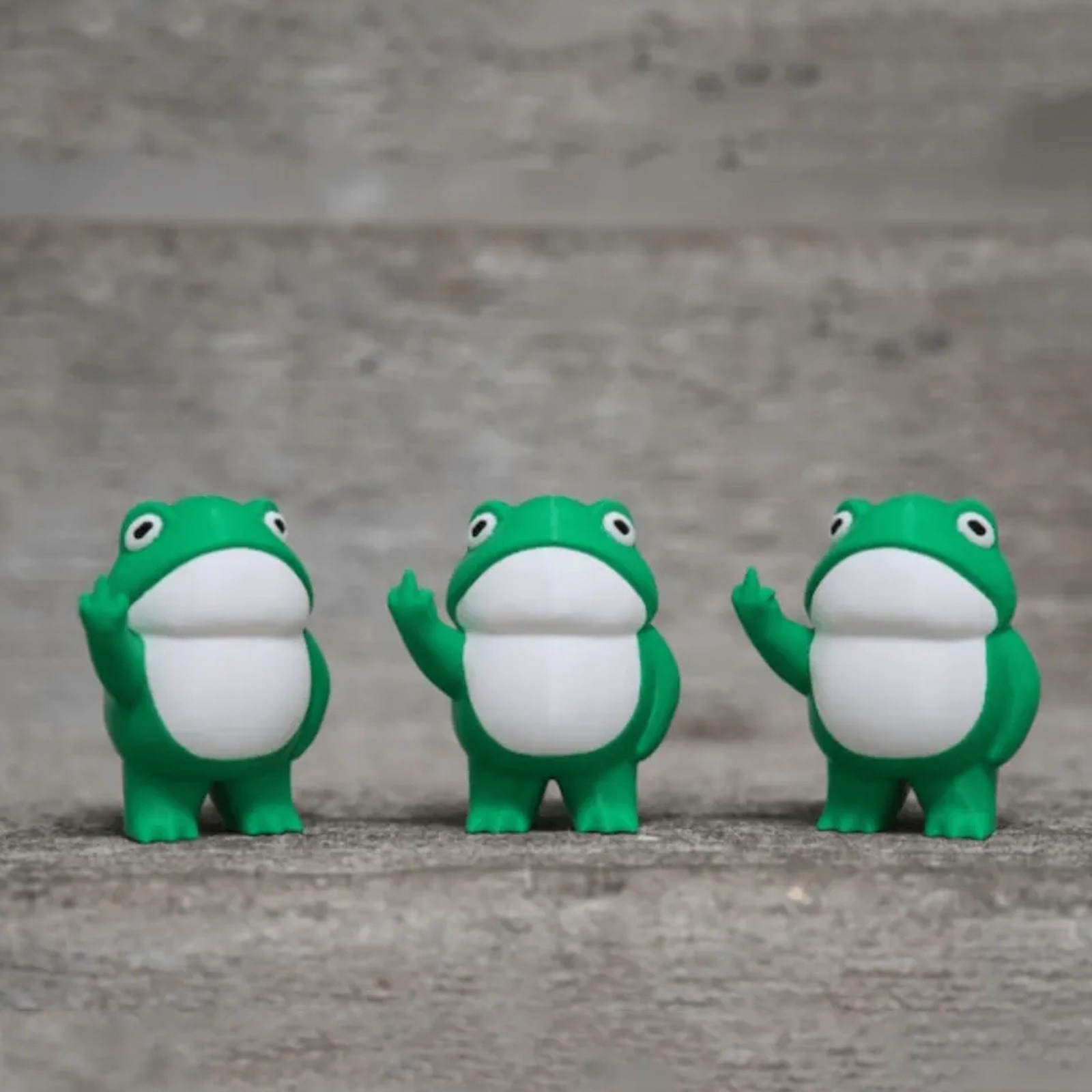 Petite grenouille en résine, décoration artisanale