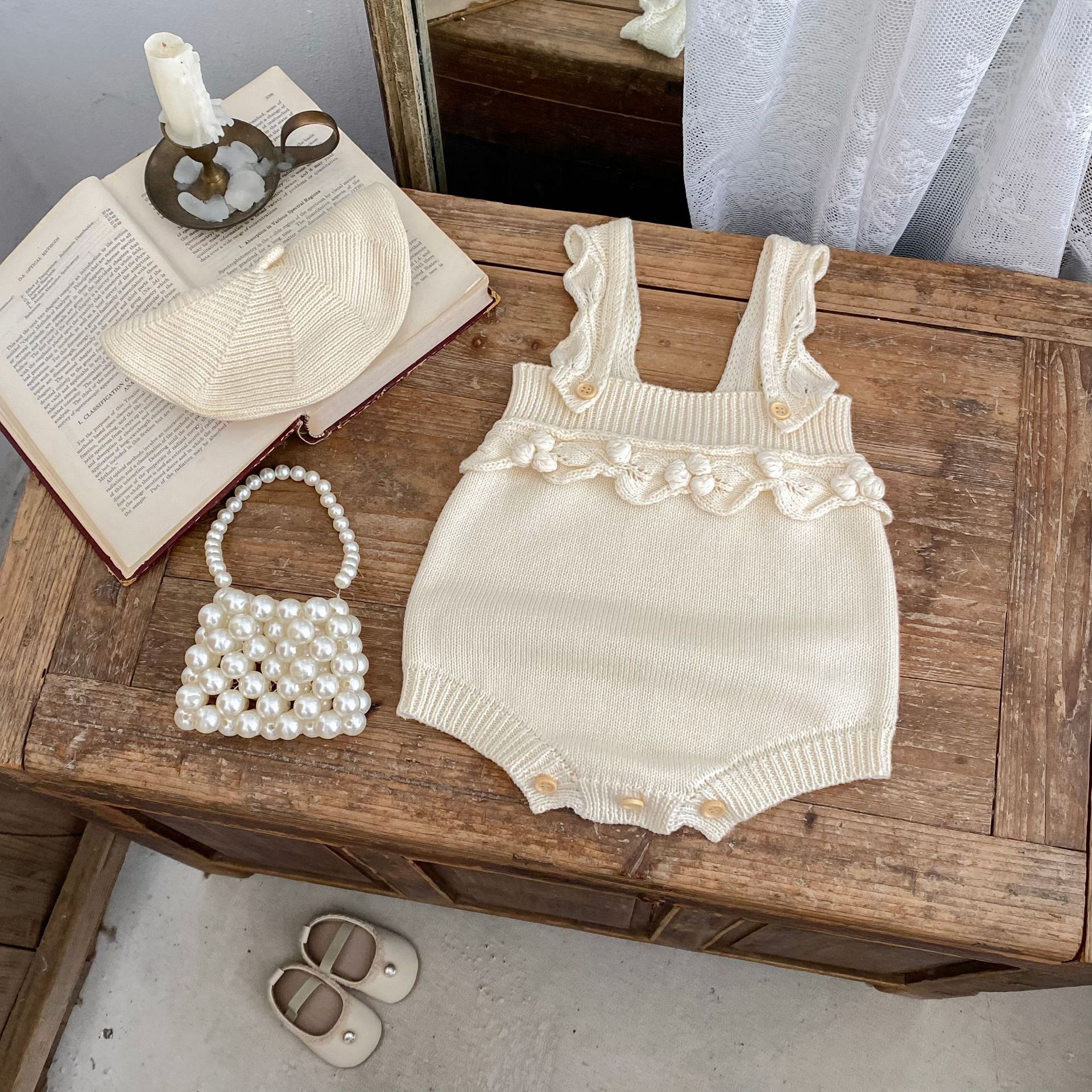 Bavoirs de bébé avec attache boule en crochet